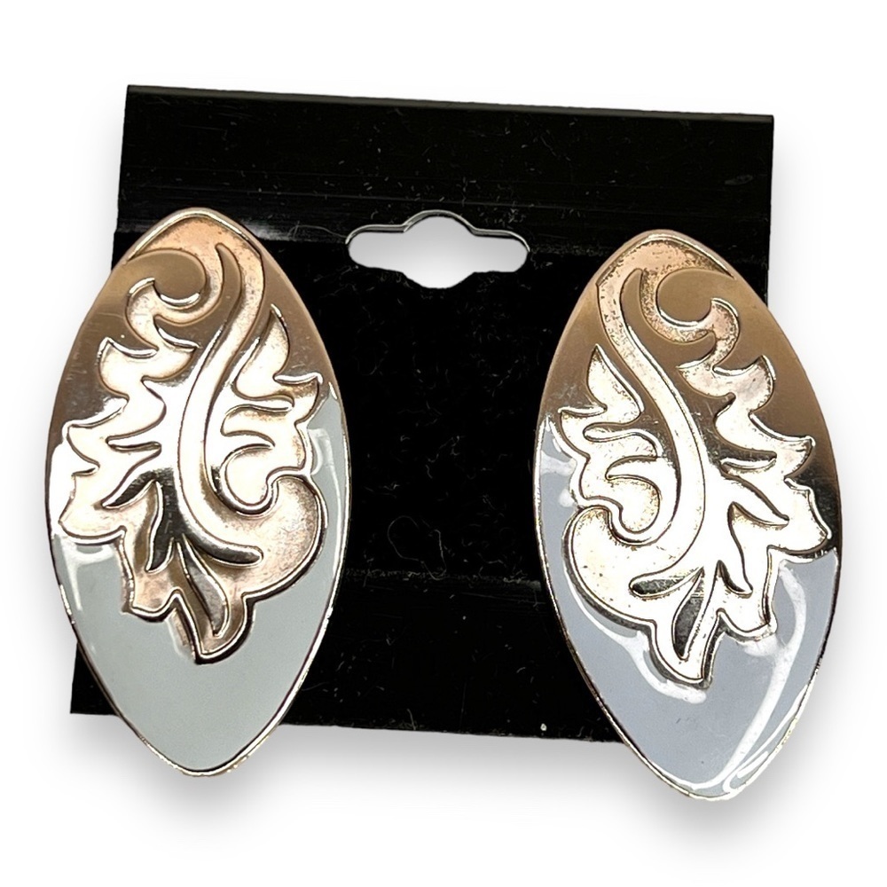 VINTAGE EARRINGS RA PASTEL CREAM DESIGN SILVER POST BACKING